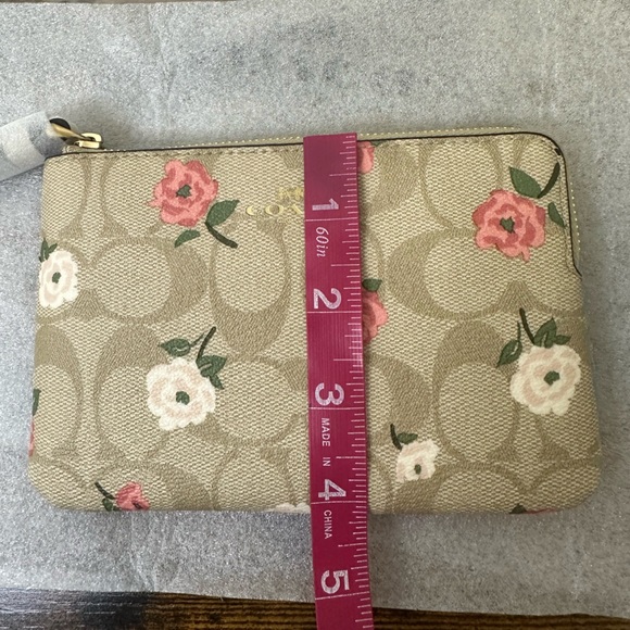 Coach Corner Zip Wristlet Signature Canvas Floral Print - Picture 8 of 9